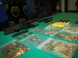 Al detenido le aseguraron dos subametralladoras calibre .9 milímetros, abastecidas con 60 balas. O. RUVALCABA  /