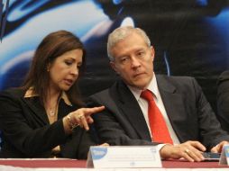 Del Toro y  Fernando Guzmán coincidieron en la Primera Jornada de Saneamiento del SIAPA en julio de 2010. ARCHIVO  /