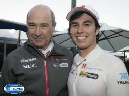 El piloto tapatío, Sergio Pérez, acompañado de Peter Sauber. Especial tomada de la escuderíatelmex  /