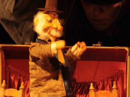 Escena de Cuentos para no dormir, de Luna Morena, que se presenta hoy en el Ágora del Ex Convento del Carmen.A. HINOJOSA  /