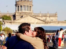 De acuerdo con el Inegi, la unión libre entre tapatíos crece y el número de casados disminuye. ARCHIVO  /