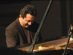 Infanzón se mostró emocionado durante su presentación en Azcapotzalco. ESPECIAL  /