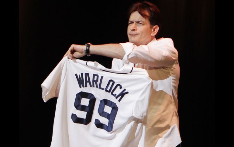 Aunque al principio la audiencia se mostró emocionada con la obra al avanzar la misma el actor no logró cautivar al público. AP  /