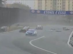 Foto tomada de video del accidente ocurrido en Brasil en autódromo Interlagos de Sao Paulo.  /