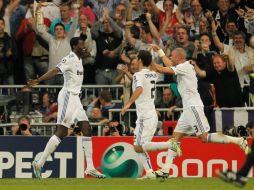 Los jugadores del Real Madrid festejan su triunfo ante el Tottenham. AP  /