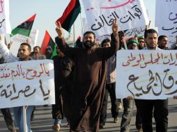 En Bengasi se reavivaron de nuevo los temores a que las tropas de Gadhafi vuelvan a intentar asediar el bastión rebelde. EFE  /