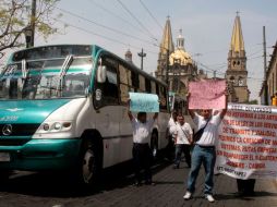 Diputados y choferes acordaron instalar mesas de trabajo para ofrecer soluciones. A. HINOJOSA  /