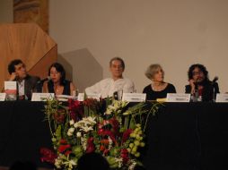 Gabriel Sandoval, Tere Arcq, Alberto Ruy Sánchez, Elena Poniatowska, Fabrizio Mejía y Javier Aranda (i a d) . NTX  /