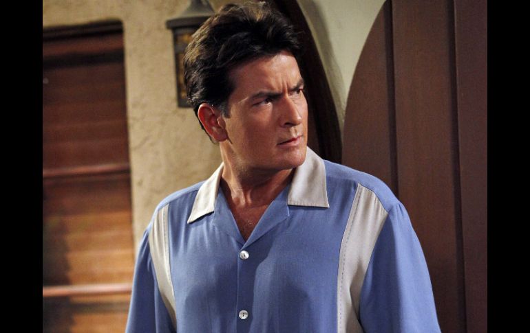 Sheen recibía dos millones de dólares por cada capítulo de la comedia. AP  /