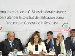 Senadores mexicanos escuchan la comparecencia de Marisela Morales. EFE  /