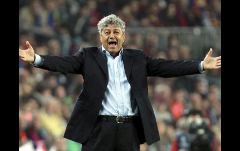 El técnico del Shakhtar Mircea Lucescu durante el partido ante Barcelona. EFE  /