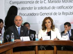 Marisela Morales Ibañez es acompañada por el legislador Alejandro González Alcocer. EL UNIVERSAL  /