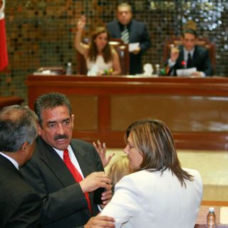 Diputados critican glosa de cuarto informe de Gobierno