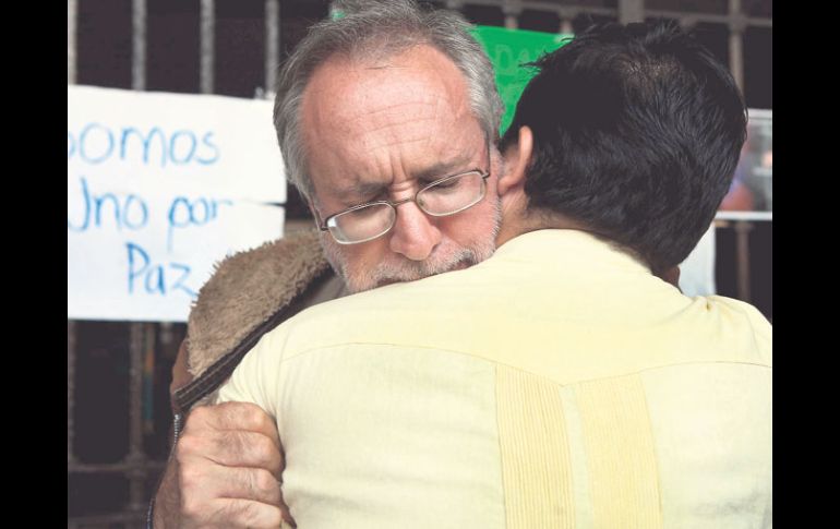 Una patrulla de la ONU vigila un vecindario en Abiyán, la capital financiera del país. EFE  /