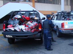 Policías tapatíos aseguraron gran cantidad de partes automotrices de procedencia ilícita. ESPECIAL  /