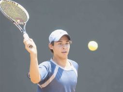 El juvenil Jamil Serur venció a José María Uruñuela en la categoría de 16 años. E. PACHECO  /