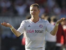 El futbolista del Bayern, Bastian Schweinsteiger, se la lamenta del resultado en el partido contra el FC Nuremberg. REUTERS  /