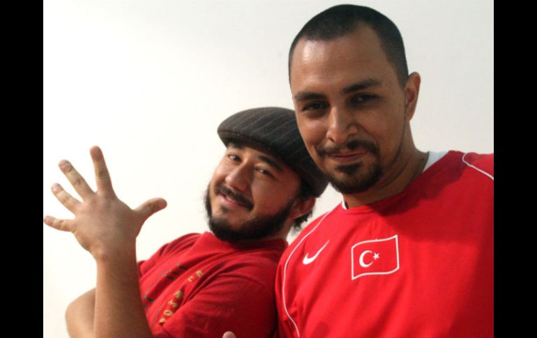 Alejandro y Cristian, integrantes del grupo Esperantho.A.HINOJOSA  /