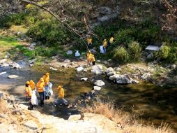 La recolecta de residuos que se llevó a cabo ayer en La Primavera forma parte de la campaña “Hagamos de Guadalajara. E. PACHECO  /
