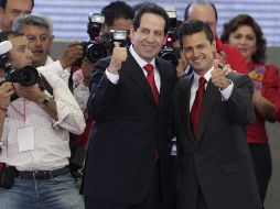 Peña Nieto y Eruviel Ávila luego de conocer el resultado donde Ávila fue elegido como el candidato del PRI. REUTERS.  /