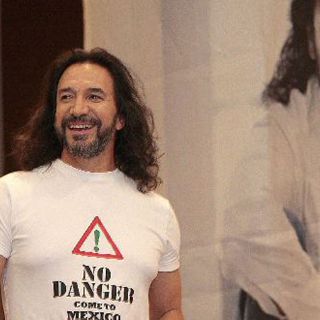 Marco Antonio Solís inaugura centro de convenciones en Argentina