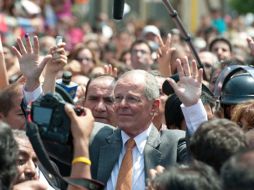 Pedro Pablo Kuczynski con simpatizantes en la capital peruana. EFE  /