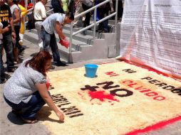Mientras las investigaciones sobre el caso continúan, miles de personas mantienen protesta encabezados por Javier Sicilia. NOTIMEX  /