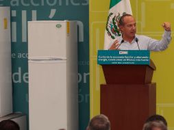 El Presidente Calderón y el gobernador Emilio González encabezaron la ceremonia de entrega. S. NÚÑEZ  /