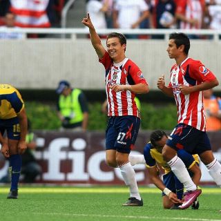 Dávila reconoce trabajo de 'Cubo' Torres