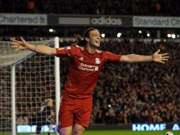 El jugador del Liverpool, Andy Carroll, celebra tras anotar ante el Manchester City. EFE  /