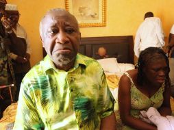 Laurent Gbagbo y su esposa, Simone, considerada por la oposición como una ''dura'' del régimen. REUTERS  /