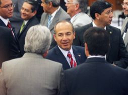 El Presidente Felipe Calderón se reunió ayer con empresarios y autoridades locales en la Cámara de Comercio. A. CAMACHO  /