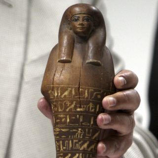 Encuentran piezas robadas en el metro del Cairo