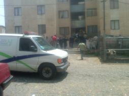 Agentes de la Procuraduría Estatal acudieron a la escena del crimen para iniciar con las investigaciones del caso. O. RUVALCABA  /