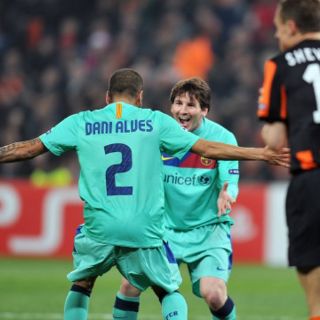 Barcelona logra su pase sin complicaciones