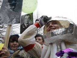 En las calles de Moscú, hubo quienes se vistieron de astronauta para recordar al astronauta. REUTERS  /