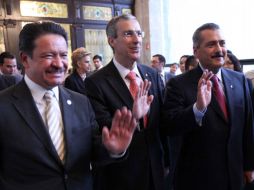 Los senadores, Carlos Navarrete, Manlio Fabio Beltrones, José González Morfín, se despiden de su antigua sede. NTX  /