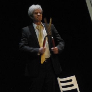 Ovacionan de pie a Alejandro Camacho en estreno de ''Bajo cero''