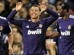 Cristiano Ronaldo festejando una anotación en el duelo de cuartos de final de la Champions League. EFE  /