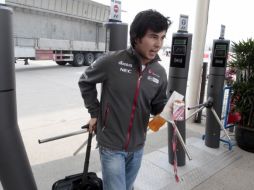 Sergio 'Checo' Pérez  llega al circuito internacional de Shanghai, China. AP  /