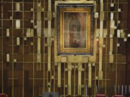 Durante la inauguración se develó en forma simbólica la fotografía de la Básílica de Guadalupe. AP  /