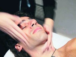 La estética para caballeros son un negocio común en la actualidad. ESPECIAL  /