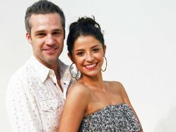 Juan Pablo Medina y María Fernanda Quiroz interpretan a Beto y Amali, en la serie de televisión Lucho en familia. E.BARRERA  /