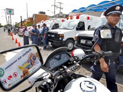 El alcalde de Tlaquepaque, Miguel Castro, dio el banderazo de arranque a vehículos de emergencias para el operativo vacacional.S. NÚÑEZ  /