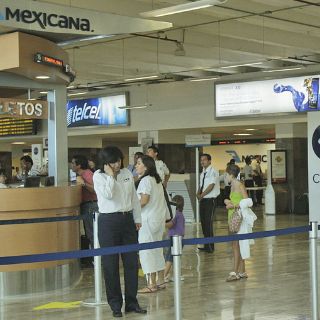 Confirman interés de American Airlines por adquirir Mexicana