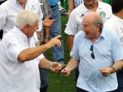 Joseph Blatter participa en el inicio de la construcción de la nueva cede de la Federación Panameña de Fútbol. EFE  /