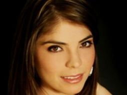 Además de cantar algunos temas, regaló besos y autógrafos a los asistentes. ESPECIAL  /