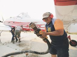 Los incendios forestales son combatidos con 17 aeronaves, incluyendo un Jumbo Boeing 747, informaron autoridades estatales. EFE  /