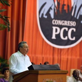 Congreso Comunista apoya informe de Raúl Castro