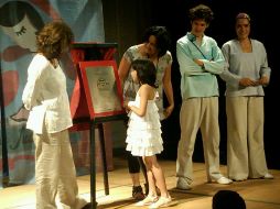 La puesta en escena comenzó en junio 2008 su itinerancia por los escenarios locales y nacionales. M.TORRES  /